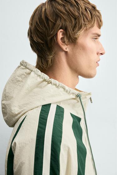 JAQUETA TÉCNICA COM FAIXAS DE CONTRASTE - Cru / Verde da Zara