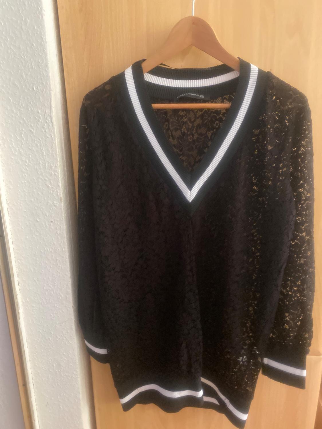 LACE SWEATSHIRT WITH V-NECK - Image 2