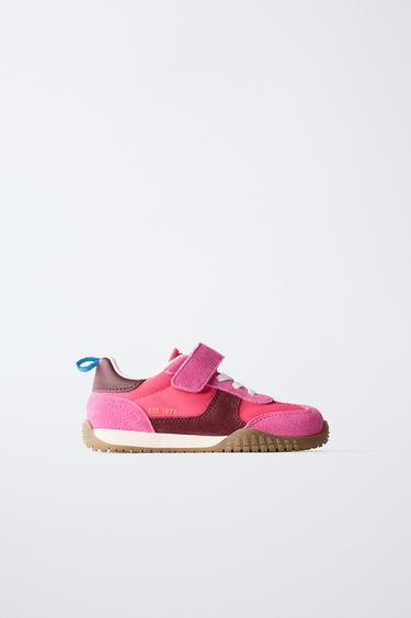CONTRAST TRAINERS - Fuchsia by Zara