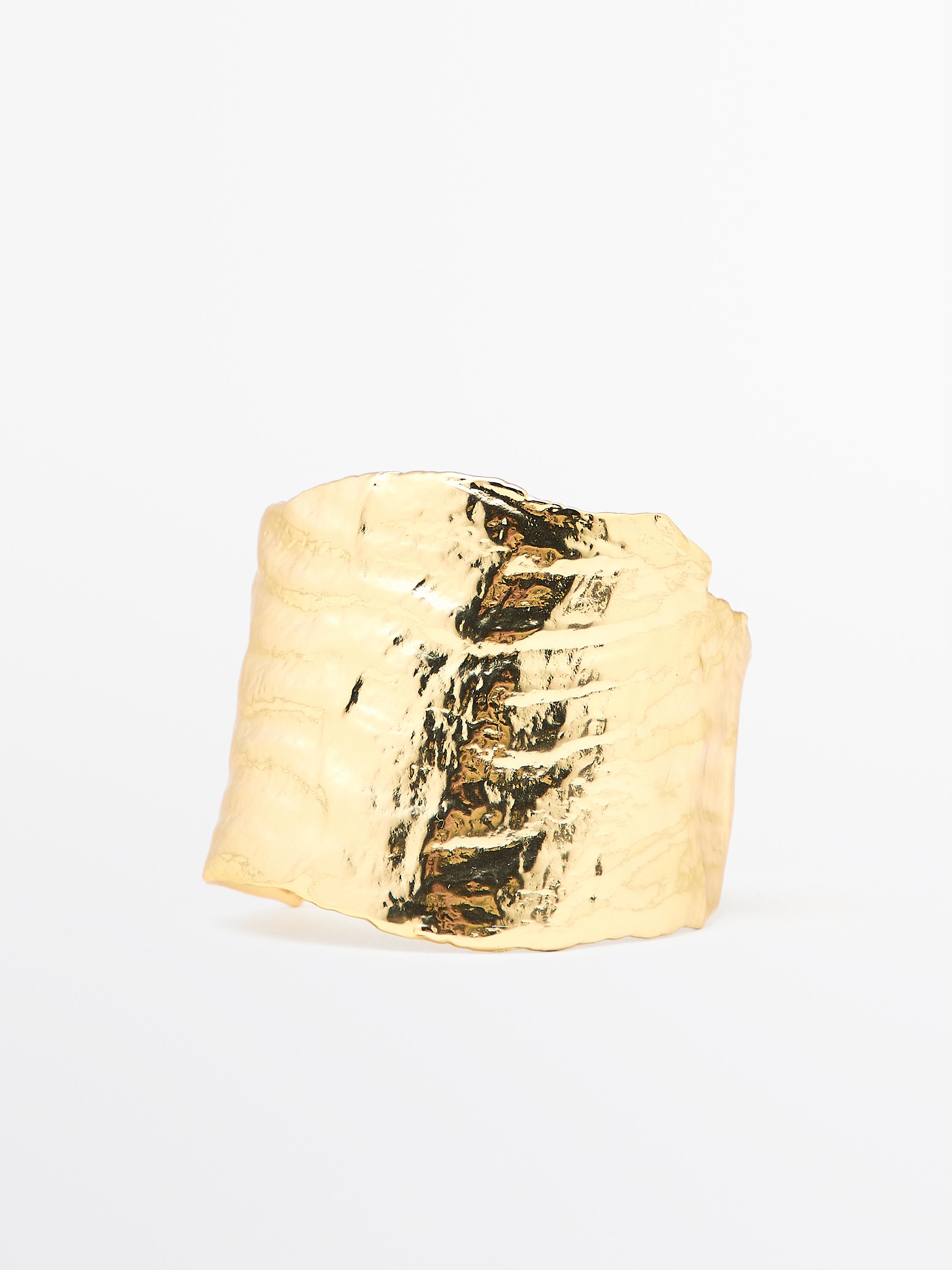 Irregular wide cuff