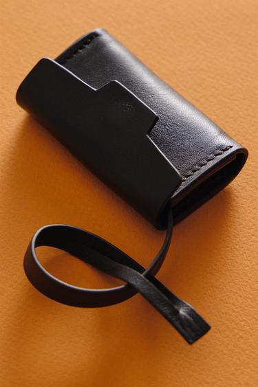 ΔΕΡΜΑΤΙΝΗ ΘΗΚΗ ΓΙΑ ΣΑΚΟΥΛΕΣ ΚΑΤΟΙΚΙΔΙΩΝ - Καφέ του Zara