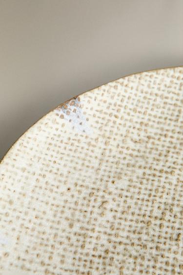 TEXTURED STONEWARE DINNER PLATE - Ecru / Blue by Zara - Image 3