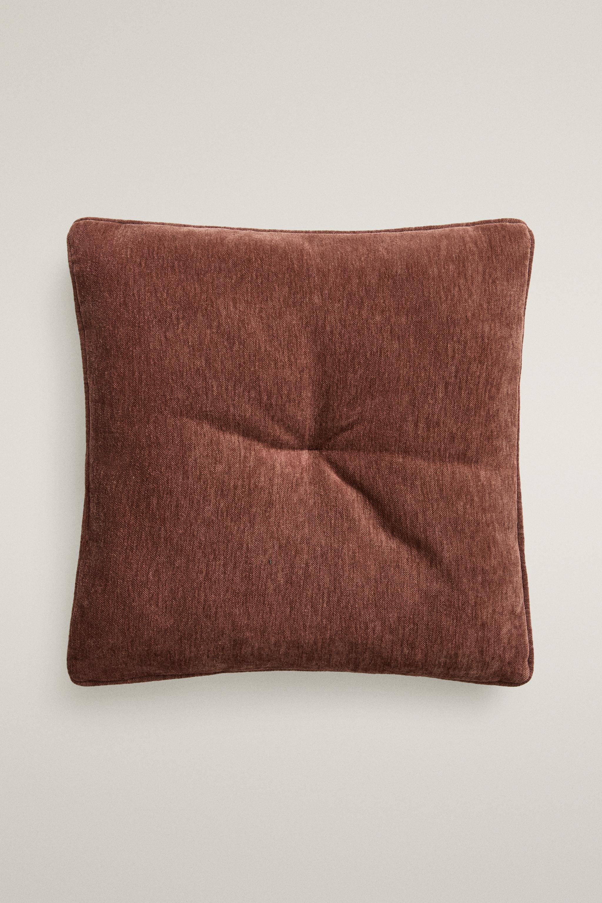 CHENILLE PIPING SEAT CUSHION