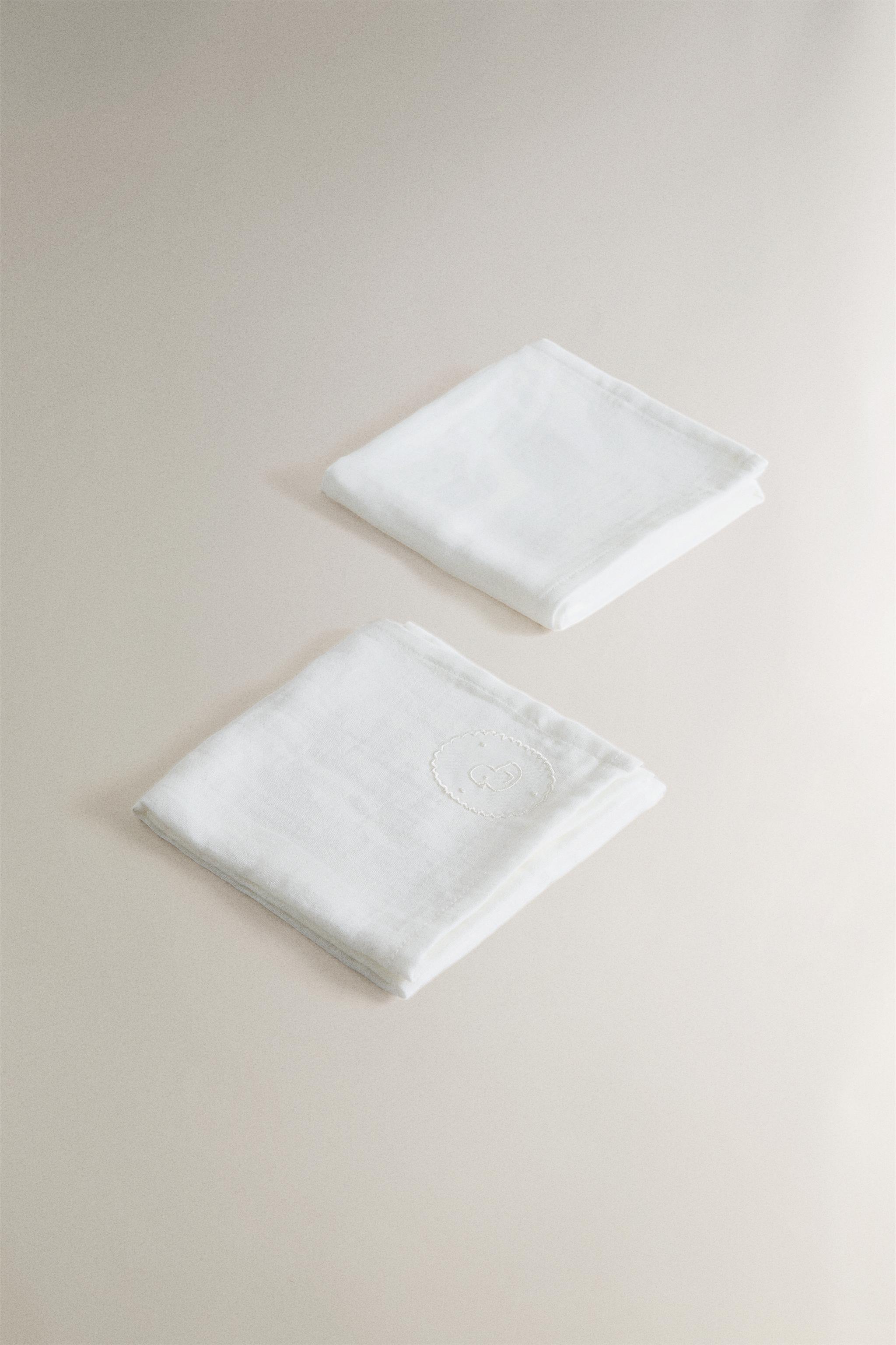 BABY EMBROIDERED MUSLIN CLOTH PACK (PACK OF 2)