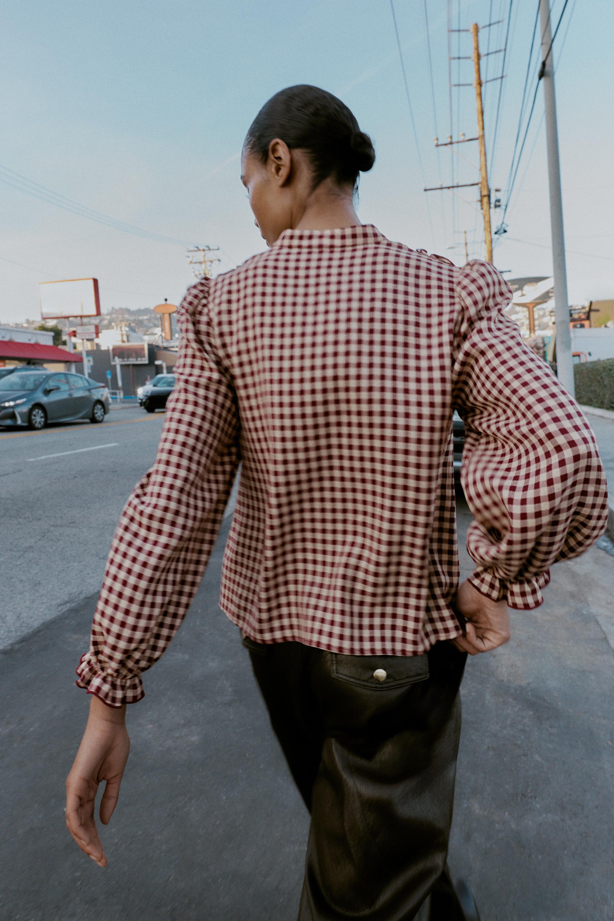 RUFFLED GINGHAM BLOUSE