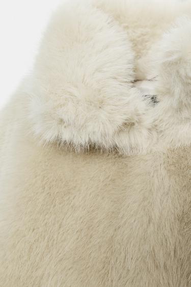 MANTEAU COURT EFFET FOURRURE AVEC BRANDENBOURGS - Beige clair de Zara - Image 5