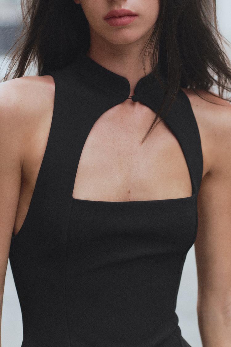 Vestido mini con recortes 3
