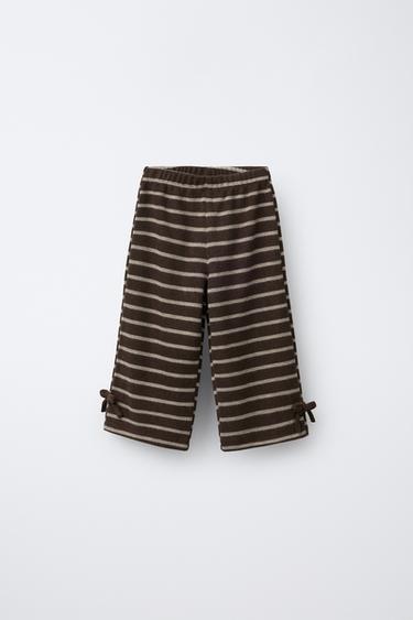 بنطلون كولوت ملمس ناعم بربطات - بني داكن الخاص بـ Zara