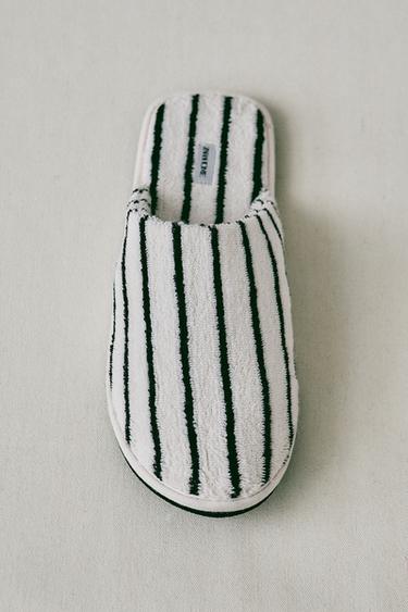 Zara PAPUČE ZA KUPATILO SA PRUGAMA – Bela