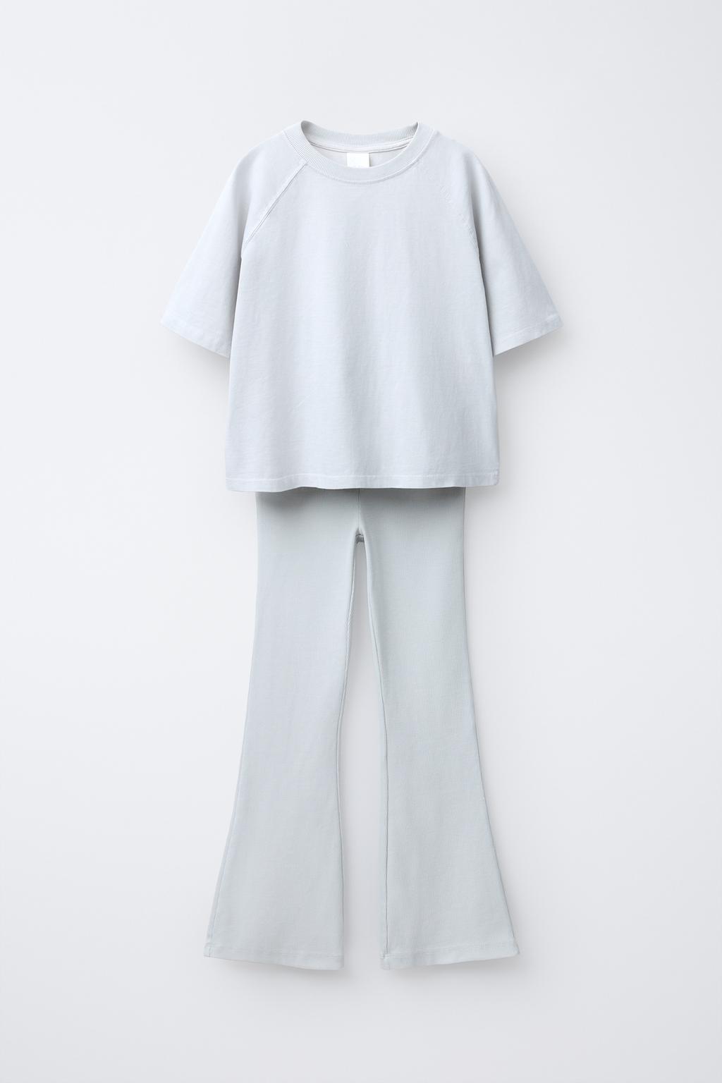 CONJUNTO CAMISETA HEAVY WEIGHT Y LEGGING FLARE RIB EFECTO LAVADO