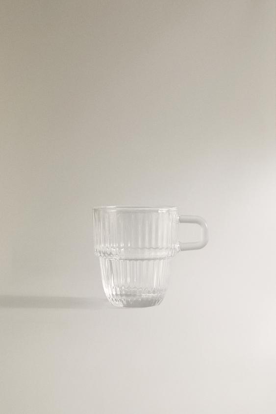 GLASS ESPRESSO CUP WITH A RAISED DESIGN
