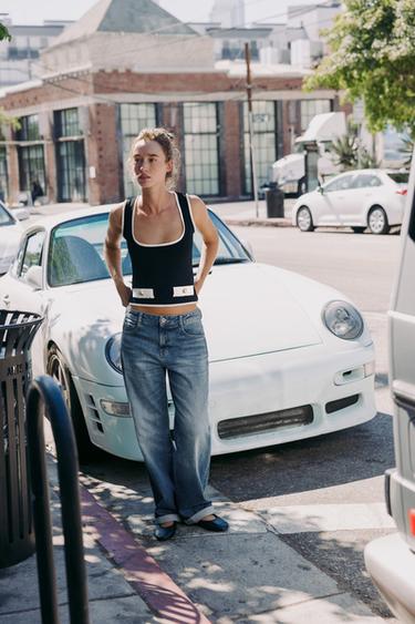 TOP جيليه STRETCH CONTOURING - أسود الخاص بـ Zara