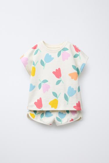 CONJUNTO JOGGING CAMISETA Y BERMUDA ESTAMPADO MEDIUM WEIGHT - Crudo de Zara