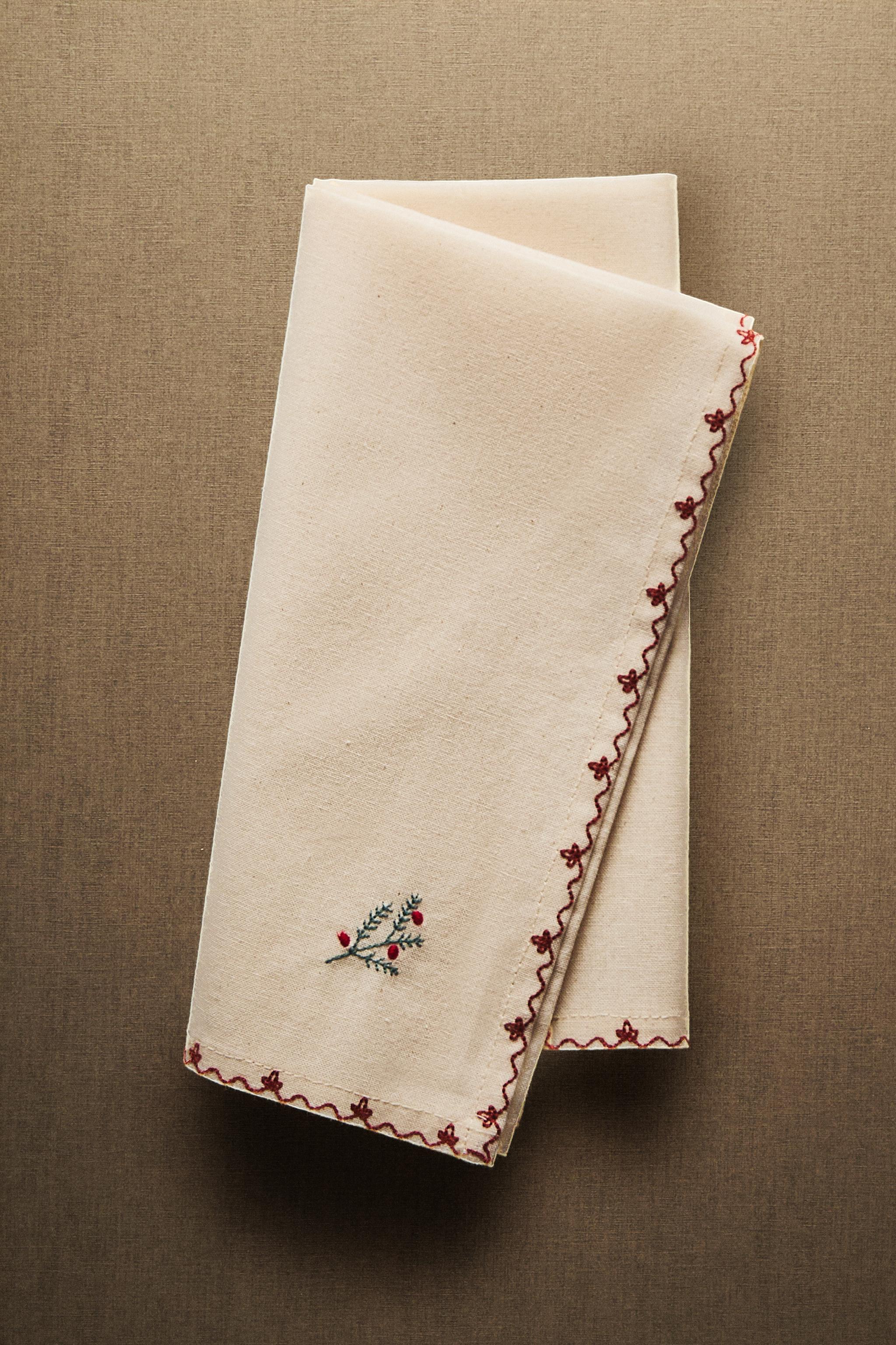 SERVIETTE DE TABLE BRODERIE FLORALE NOËL