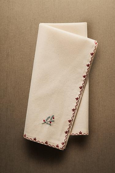 SERVIETTE MIT BLUMENSTICKEREI FÜR WEIHNACHTEN - Cremefarben von Zara