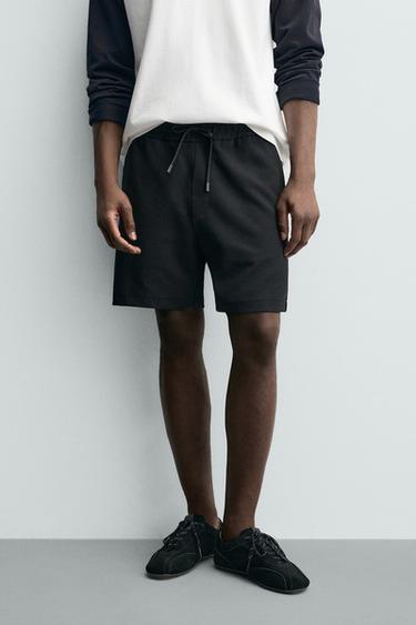 COMFORT TEXTURED BERMUDA SHORTS - Black by Zara