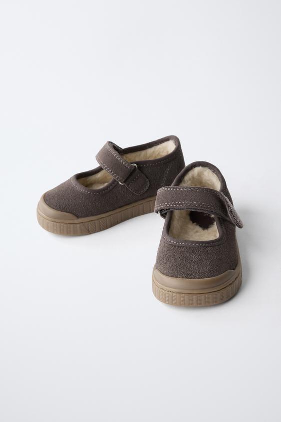 TENNIS OU BASKET BAREFOOT EN CUIR - Chocolat de Zara - Image 5