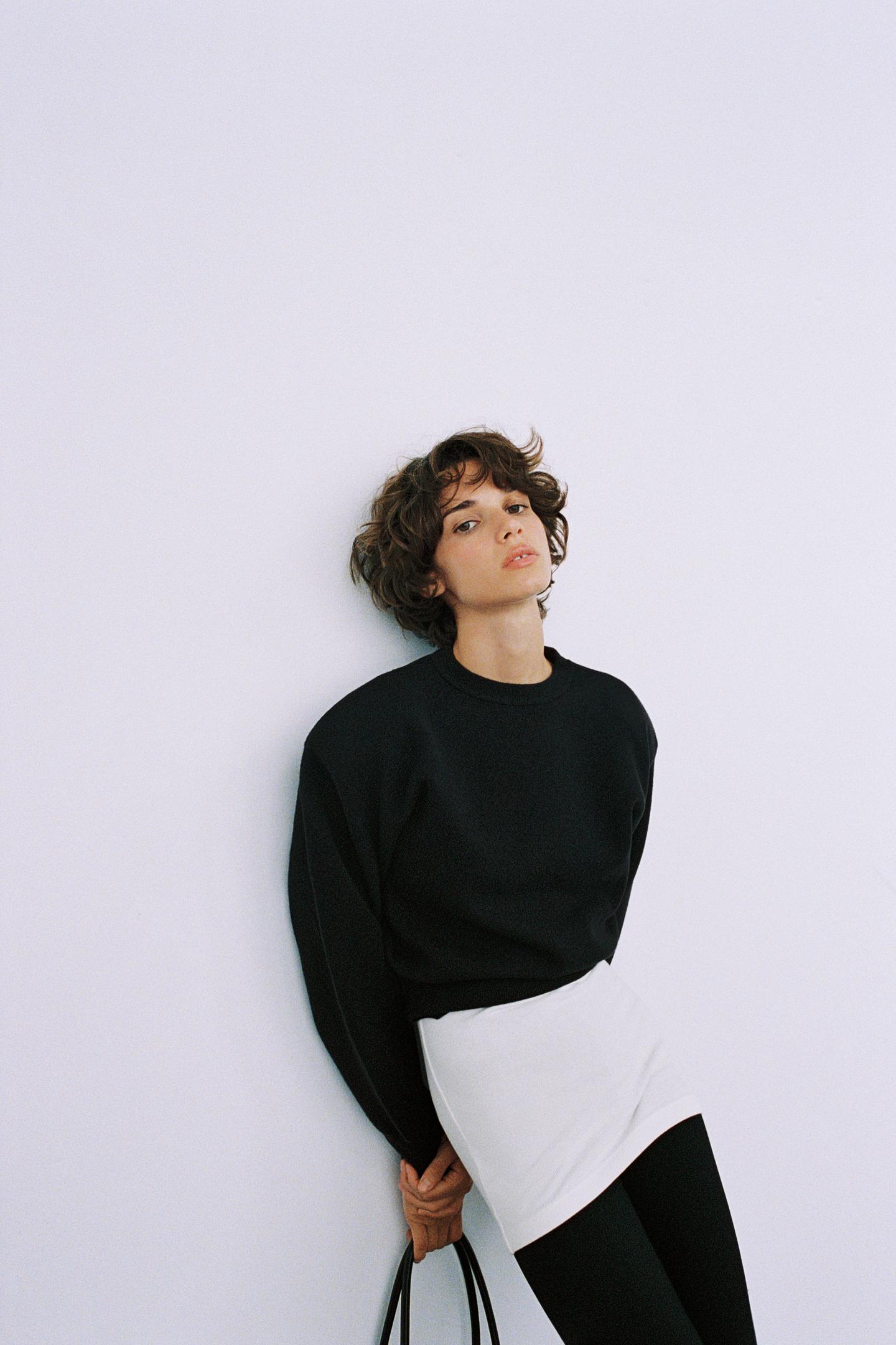 Женский свитер Zara Shoulder Pad Knit Jumper, цвет: Чёрный — фото 2