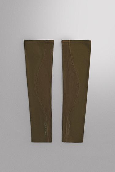 {navn} - {farge} for Zara
