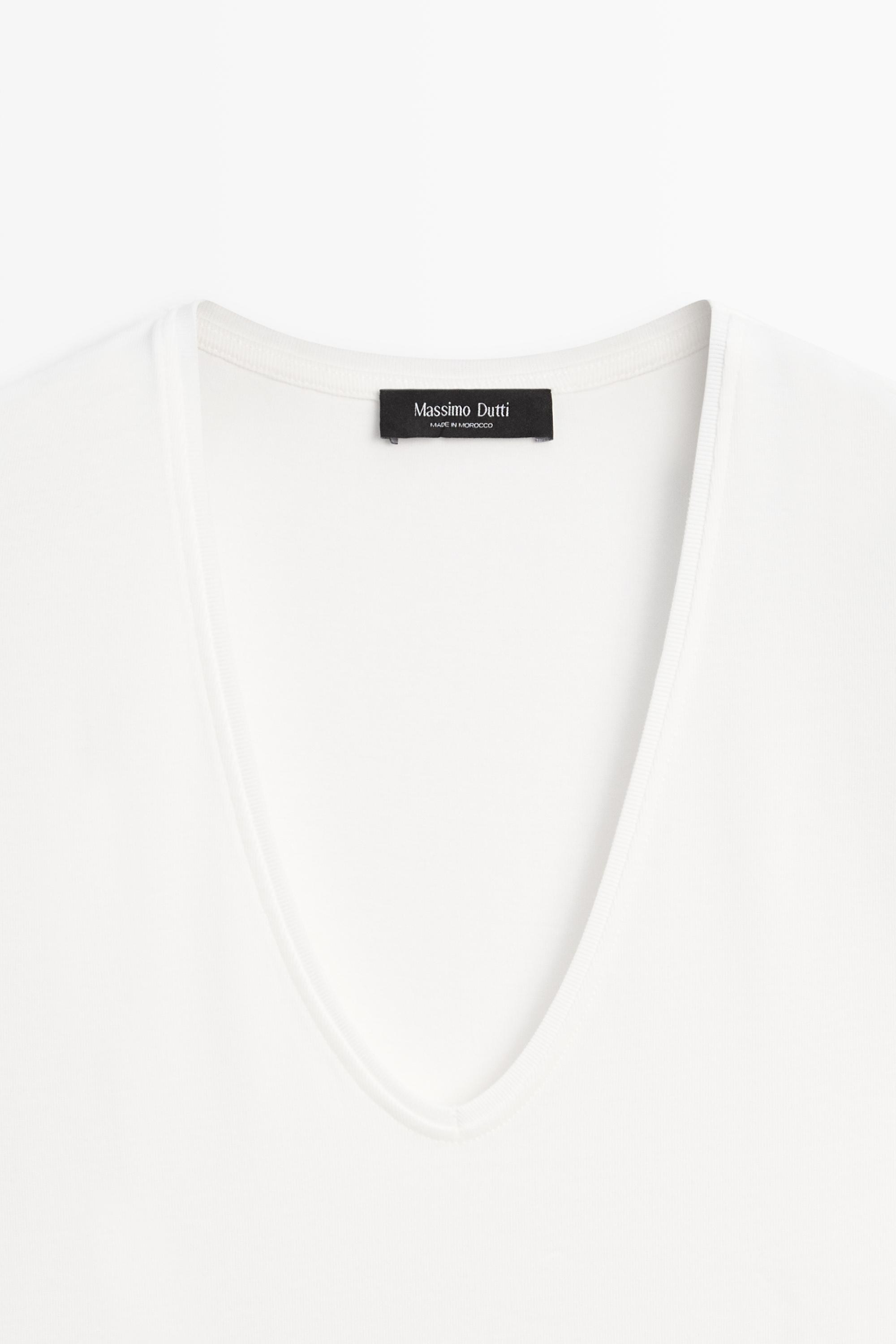 T-shirt col en V