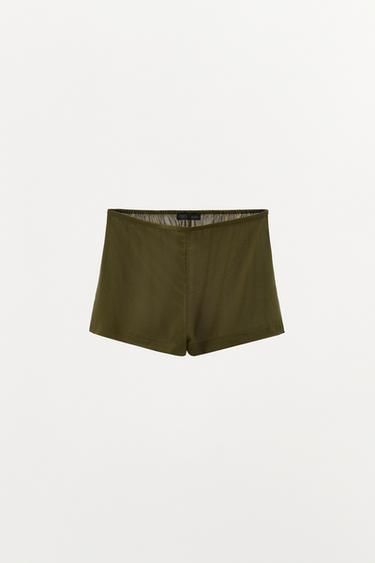 SHORTS حرير 100% - أخضر الخاص بـ Zara