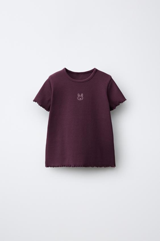 T-SHIRT CÔTELÉ LAPIN BRODÉ - Bordeaux de Zara - Image 0