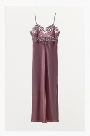SATINIERTES KLEID MIT SPITZENSTICKEREI - Aubergine von Zara