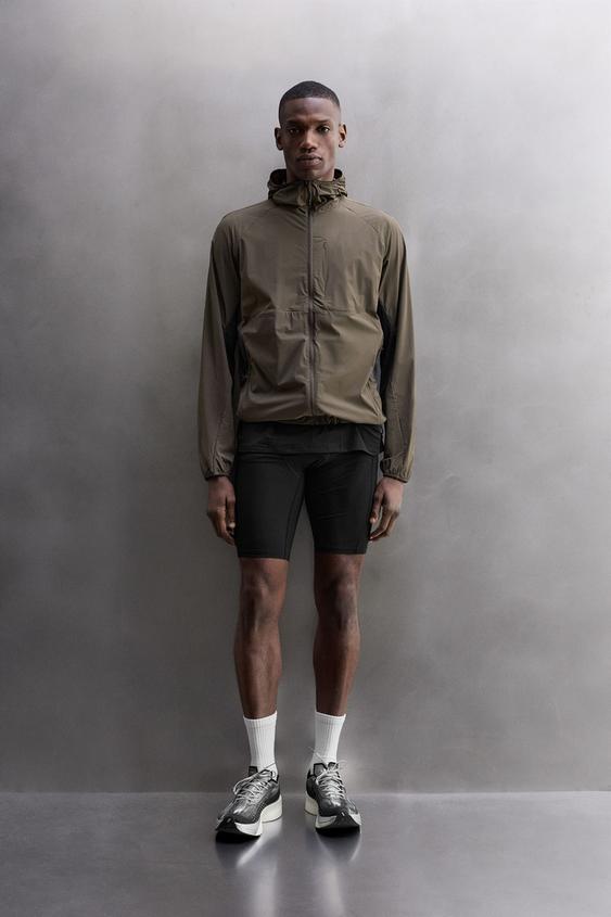 LIGHTWEIGHT TECHNICAL RUNNING JACKET