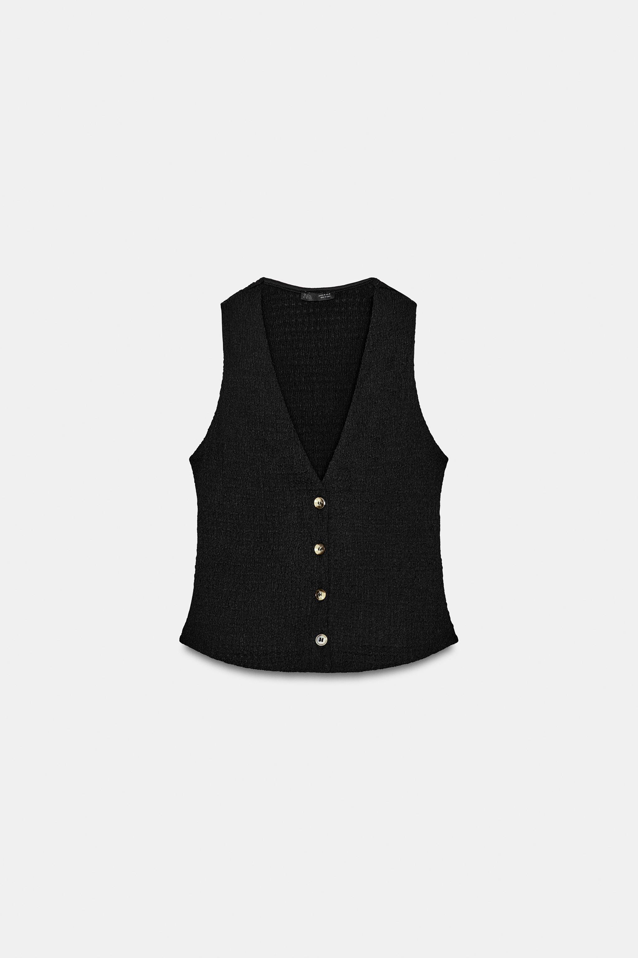 TEXTURED BUTTONED VEST TOP