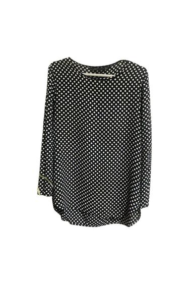 BLUSA TOP CUELLO REDONDO LUNARES NEGRO Y BLANCO