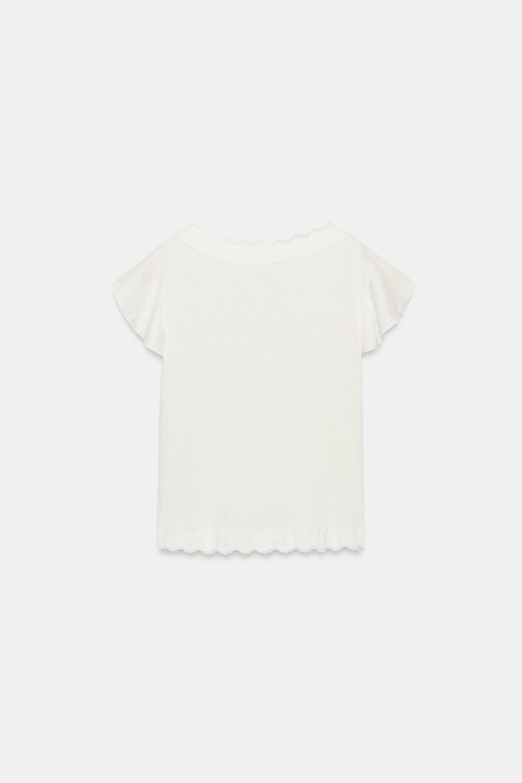 RUFFLED LACE SLEEVE TOP