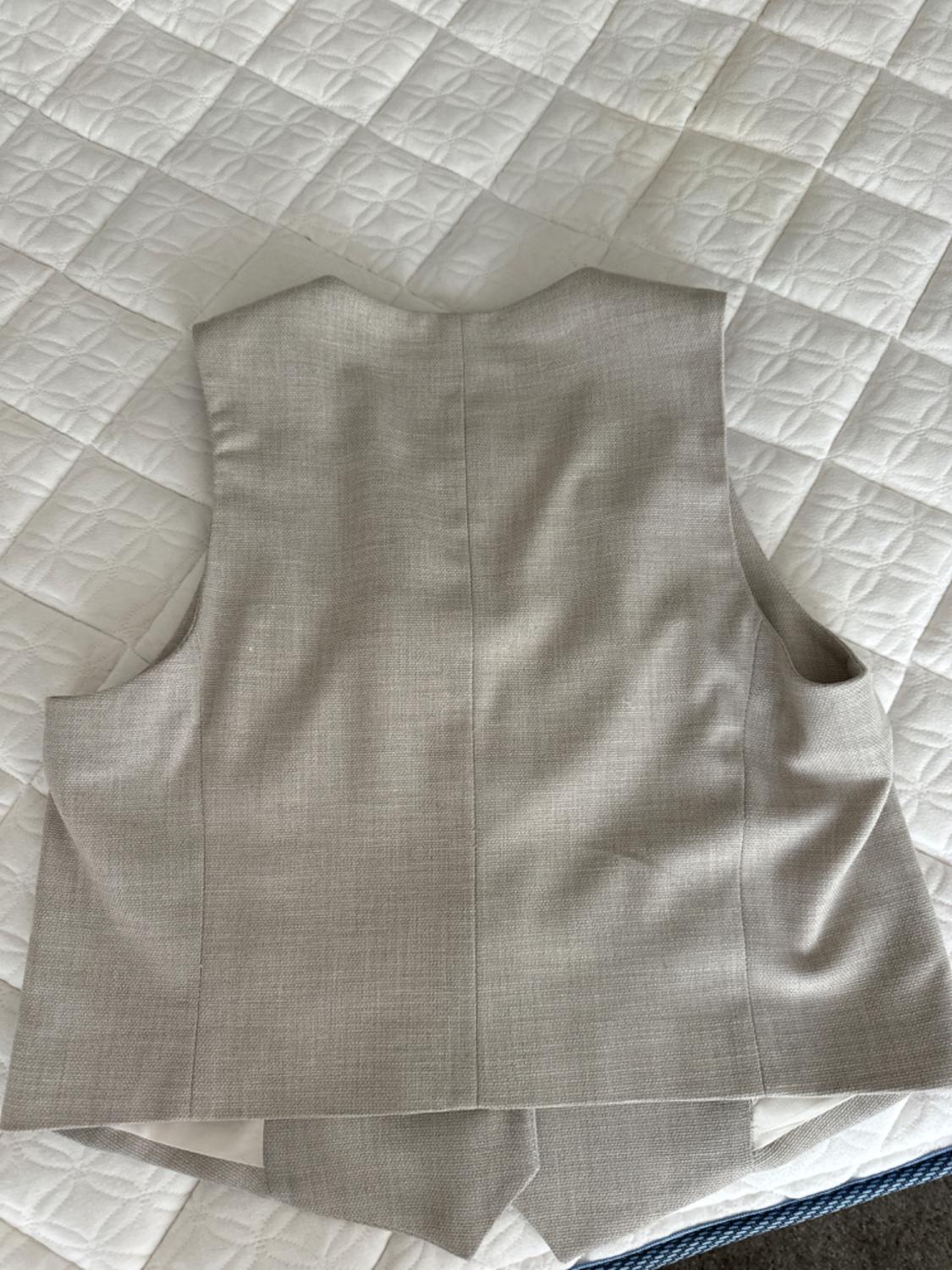 TAILORED SHORT WAISTCOAT - Image 2