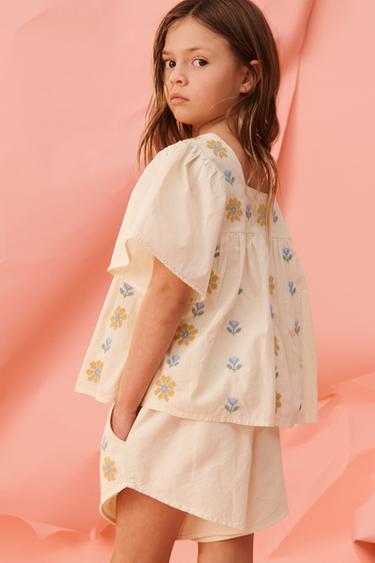 SHORT À FLEURS BRODÉES POINT DE CROIX LIMITED EDITION - Crème de Zara - Image 1