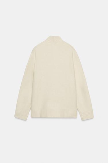 PULL EN MAILLE LISSE À COL MONTANT - Écru de Zara - Image 6