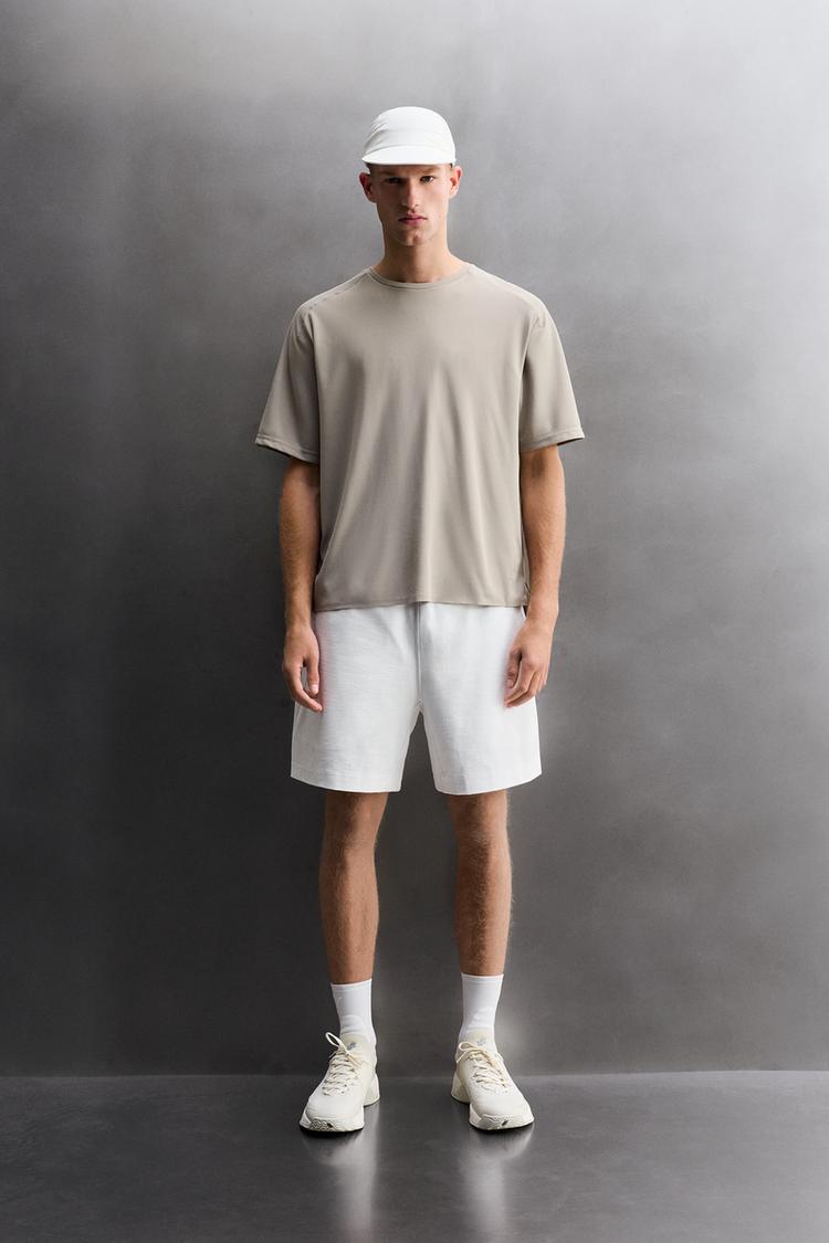 TECHNICAL PIQUÉ T-SHIRT