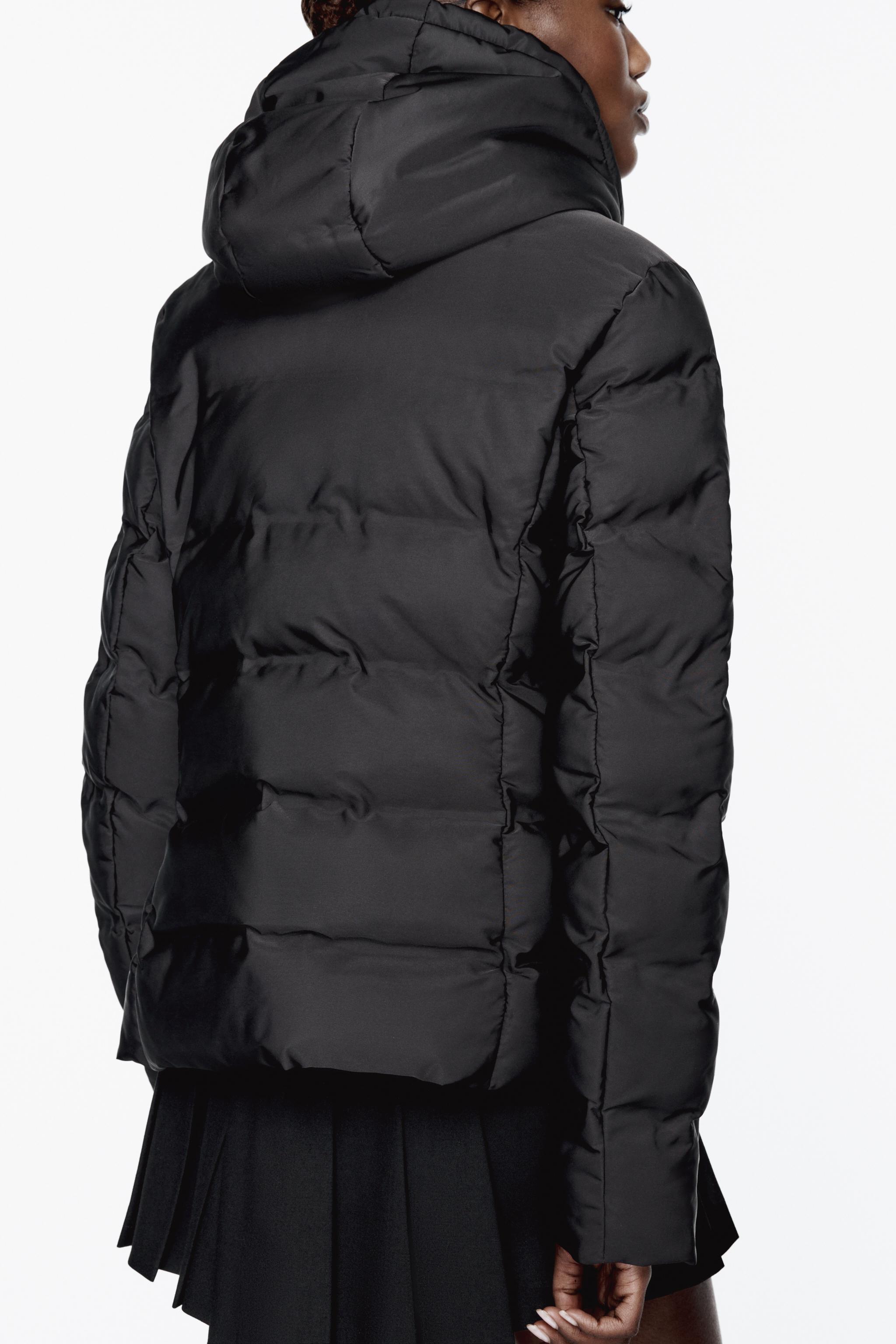 WATER AND WIND PROTECTION SHORT QUILTED ANORAK