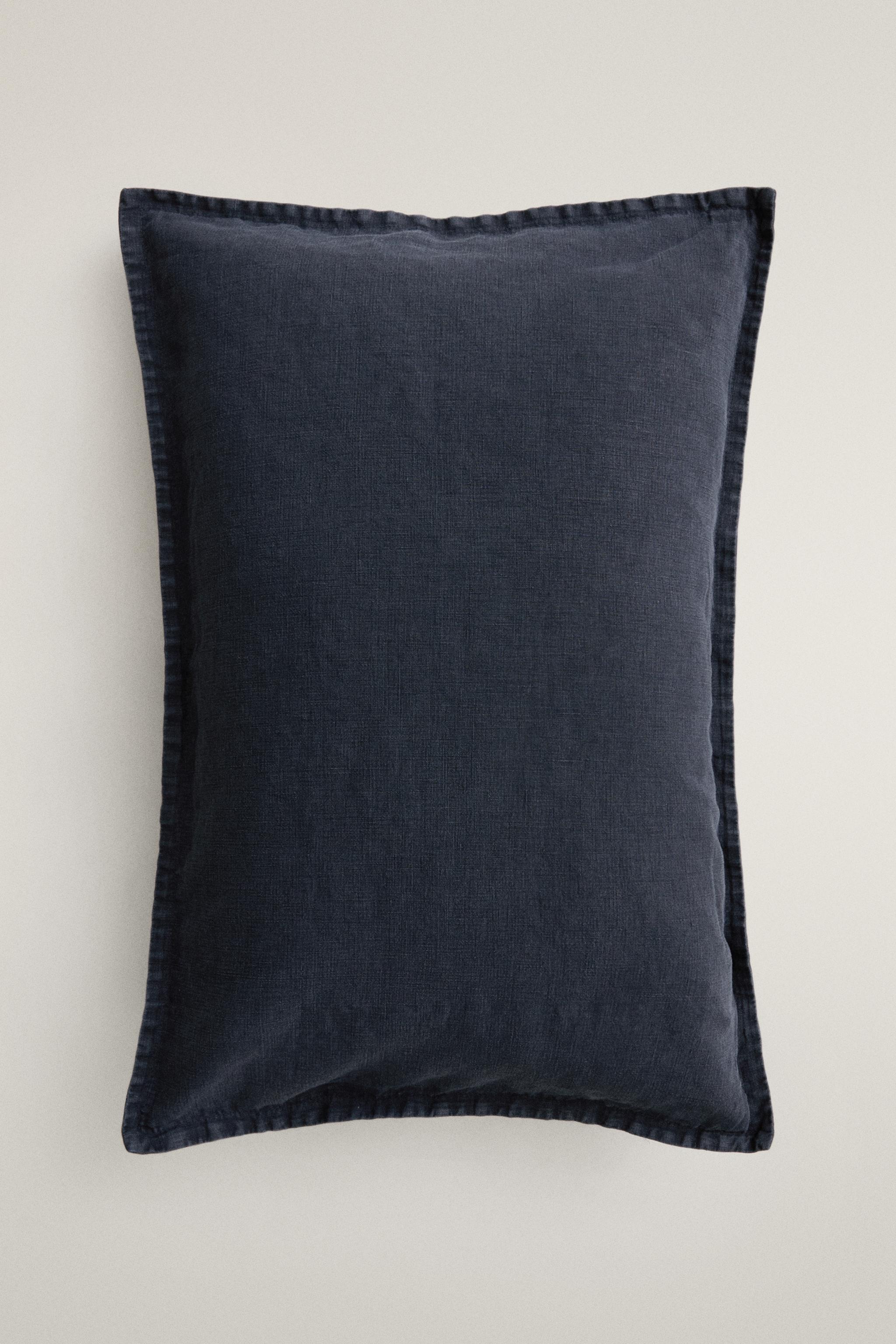 FADED LINEN THROW PILLOW COVER — Mid-blue