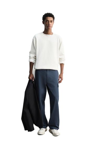 بنطلون CARGO REGULAR FIT - نيلي الخاص بـ Zara