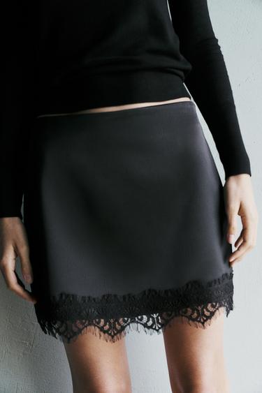SKORT WITH LACE HEM - Black by Zara