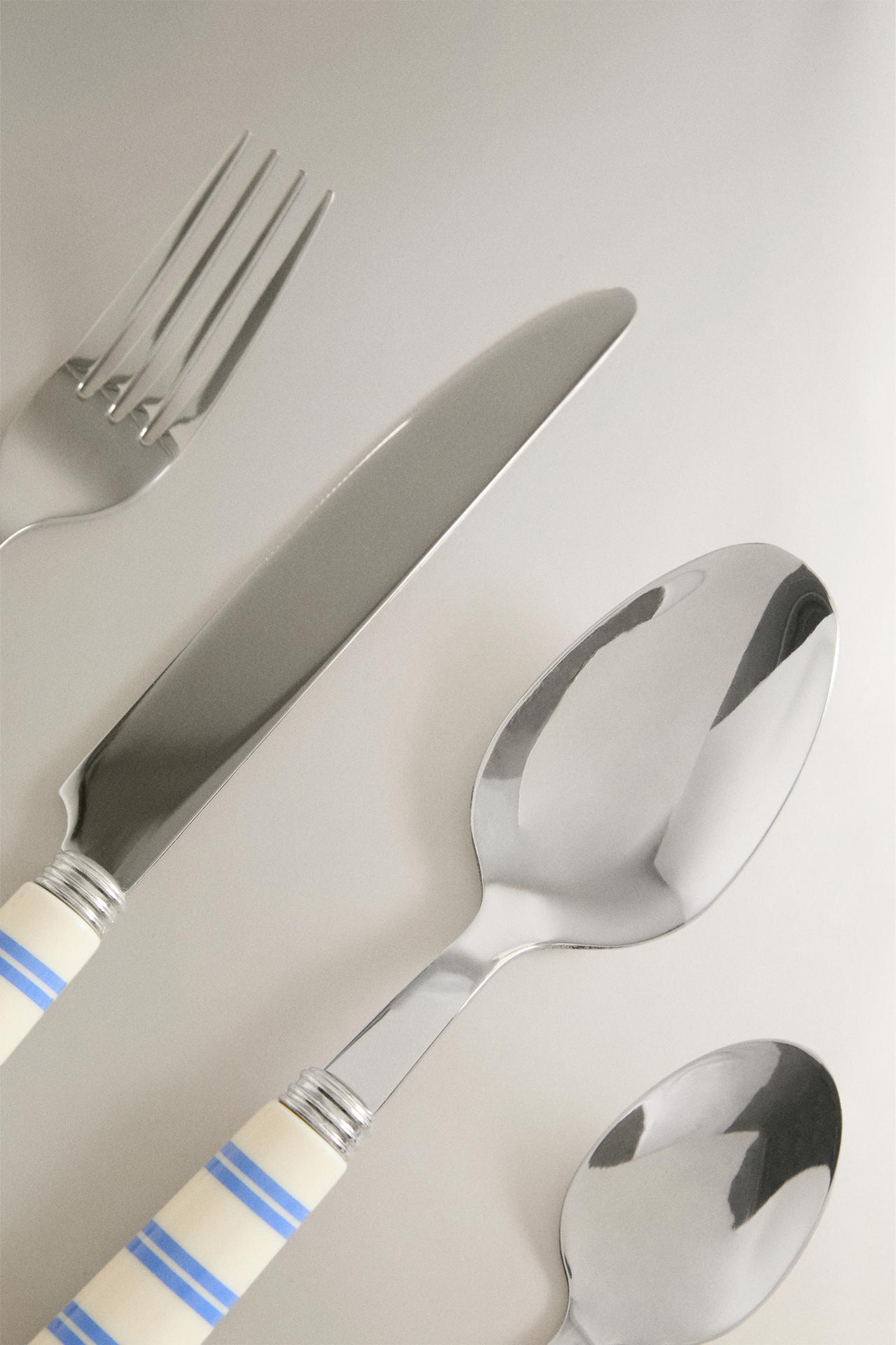 CUTLERY SET WITH STRIPED HANDLE (SET OF 4) — Blue