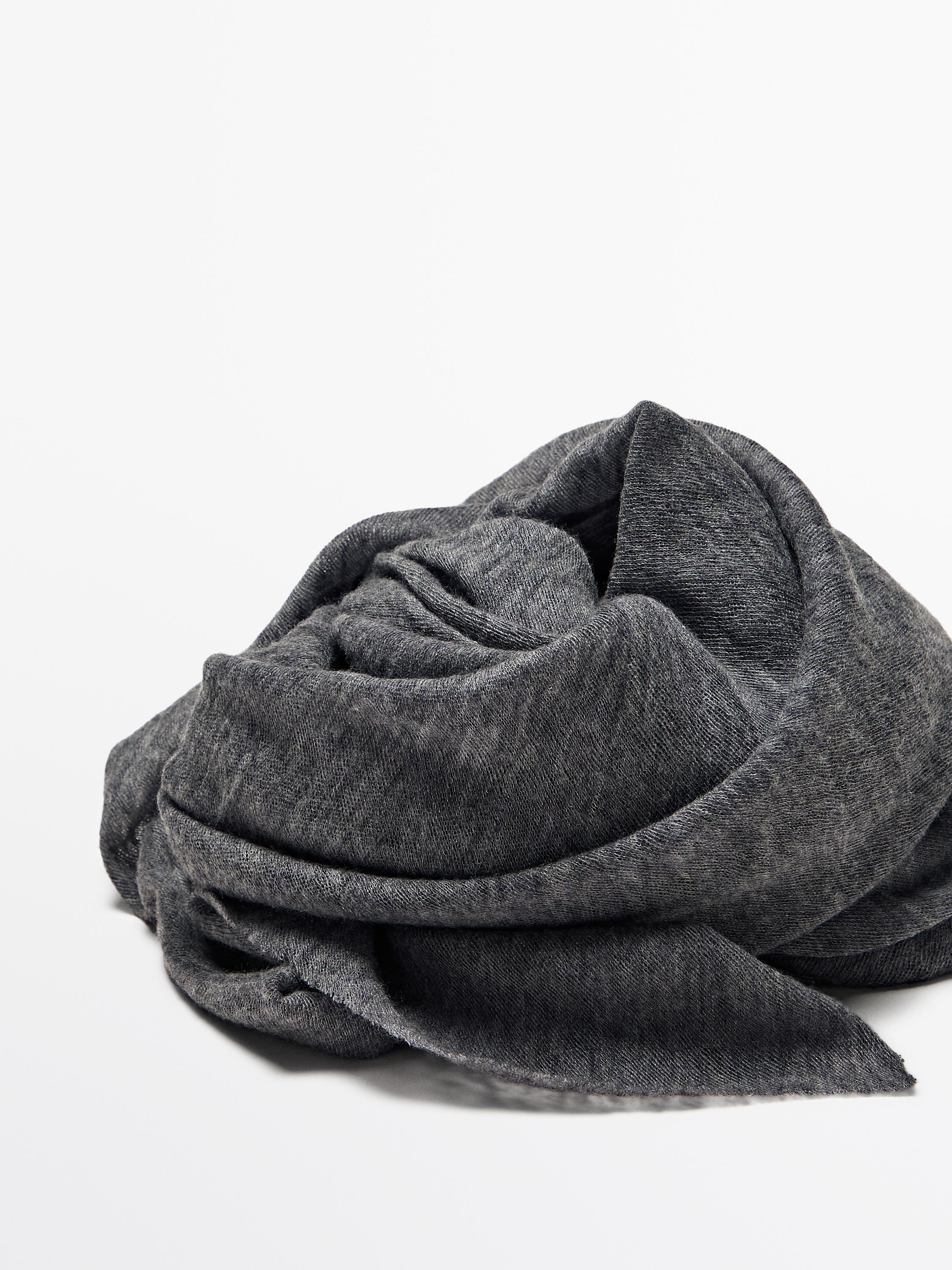 Cashmere scarf