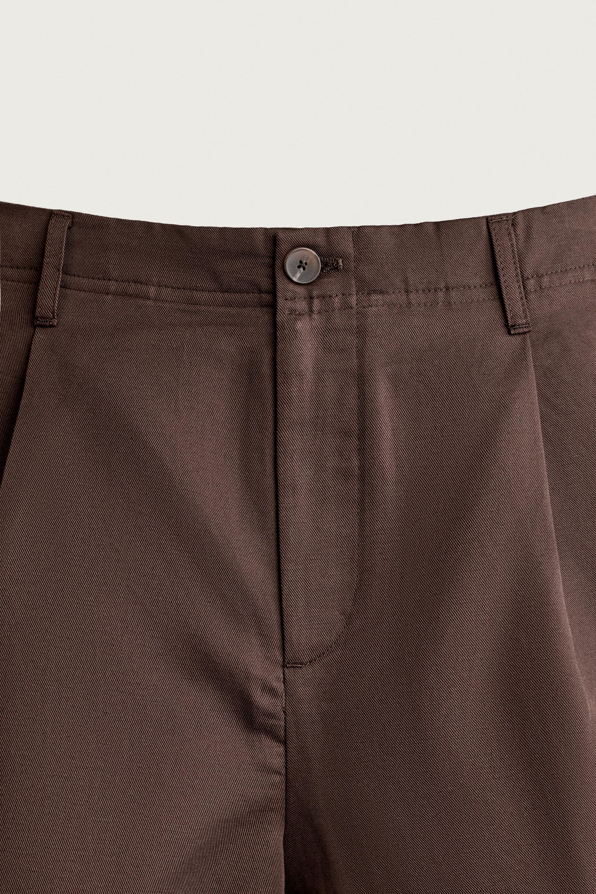 LINEN-COTTON RELAXED-FIT PLEATED BERMUDA SHORTS