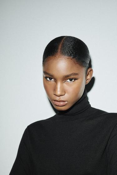 PULL EN LAINE À COL MONTANT - Noir de Zara - Image 2