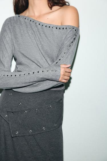 T-SHIRT À MANCHES CHAUVE-SOURIS AVEC CLOUS - Gris chiné de Zara - Image 2