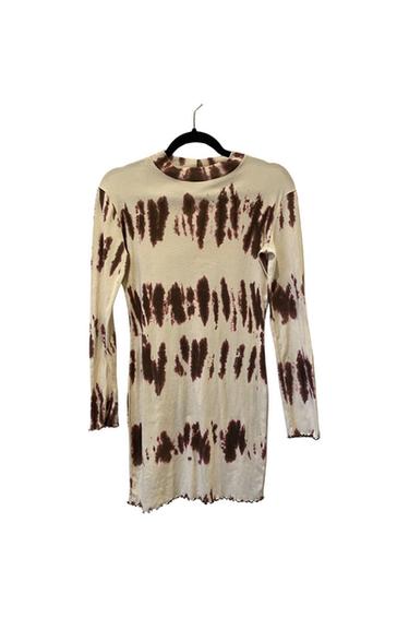 STRETCHY CREAM LONG SLEEVES DRESS SIZE M