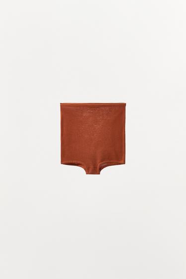 SHORT SANS COUTURE EN SOIE 100 % - Rouge de Zara - Image 4