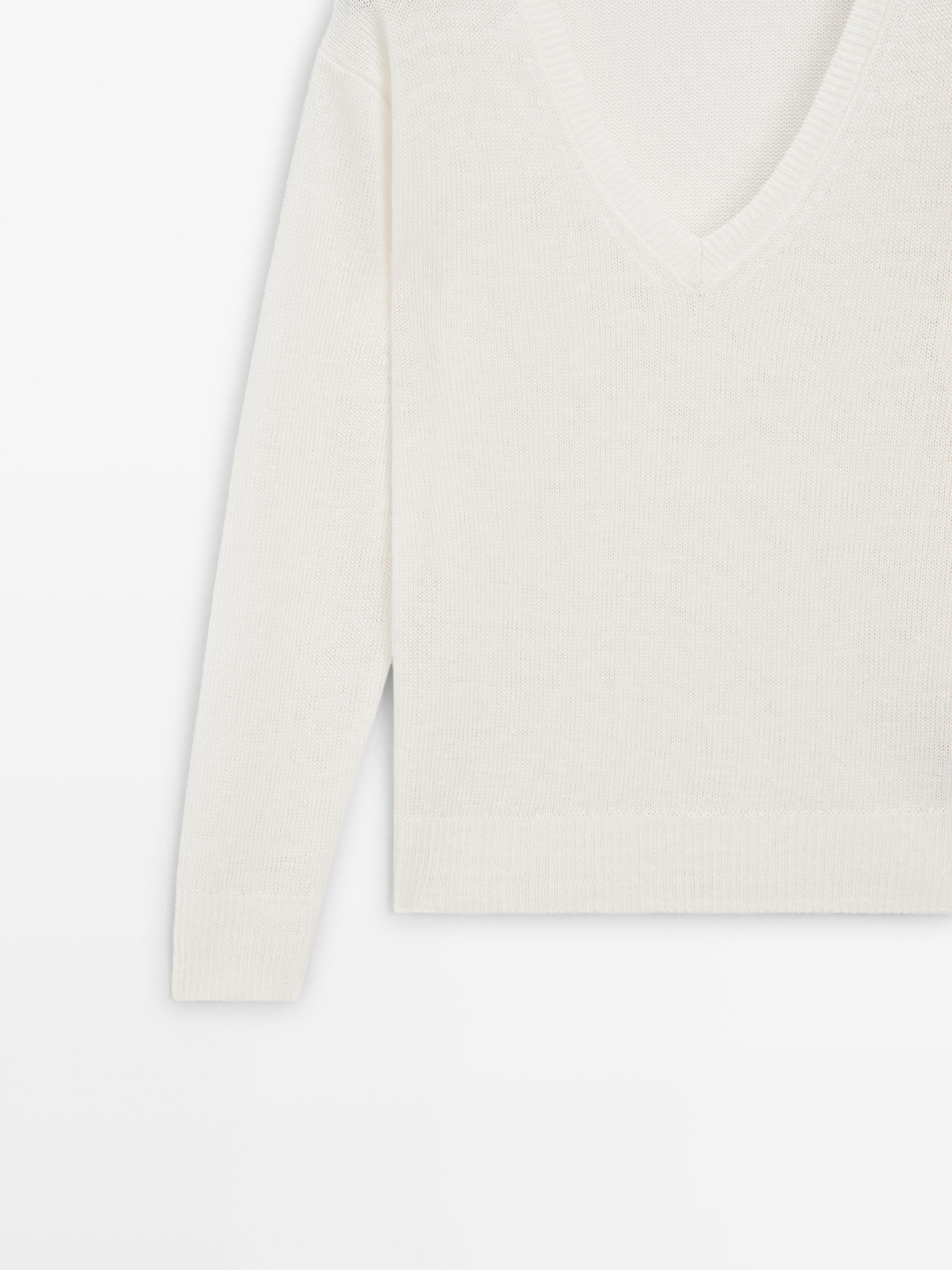 100% linen knit V-neck sweater