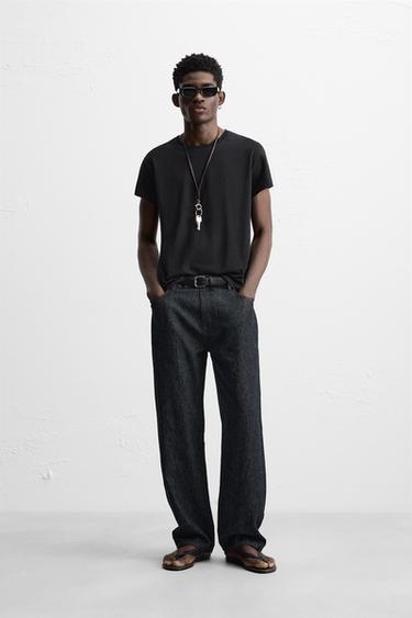 BASIC SLIM FIT T-SHIRT - Black by Zara