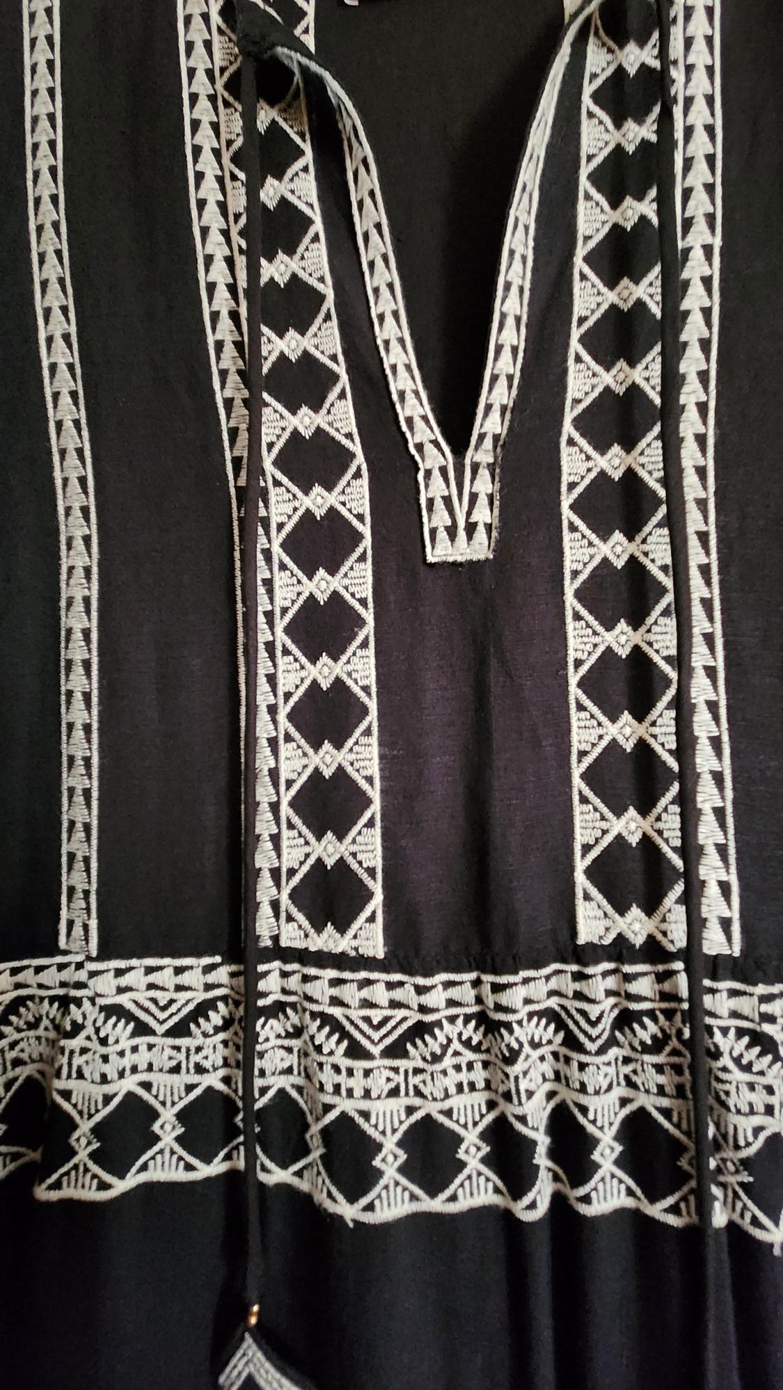 EMBROIDERED MIDI DRESS