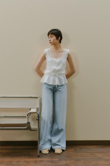 TRF ハイウエストクロスオーバーワイドレッグジーンズライトブルーZaraのTRF ハイウエストクロスオーバーワイドレッグジーンズ - ライトブルー 